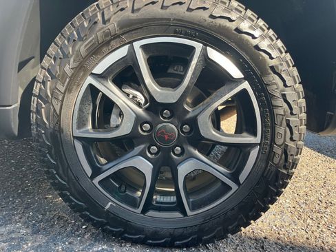 Used 2025 Jeep Compass Trailhawk AWD/4WD image 29
