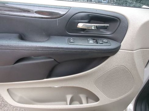 Used 2013 Dodge Grand Caravan SE FWD image 11