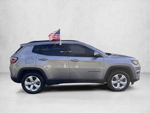 Used 2018 Jeep Compass Latitude w/ Popular Equipment Group image 4