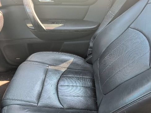 Used 2016 GMC Acadia SLT w/ Technology Package FWD image 27