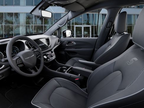 New 2026 Chrysler Pacifica Limited w/ S Appearance Package FWD image 22