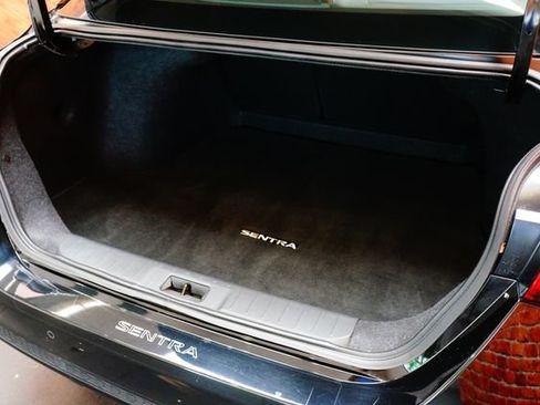 Certified 2022 Nissan Sentra SV FWD image 39