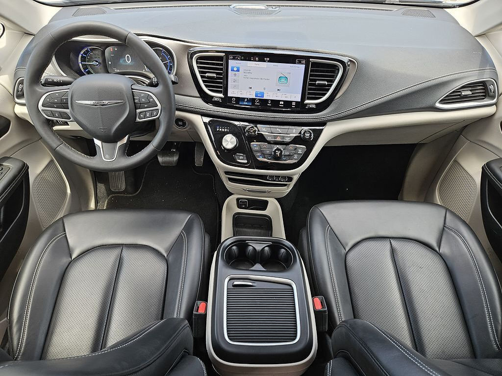Used 2023 Chrysler Pacifica Touring-L FWD image 20