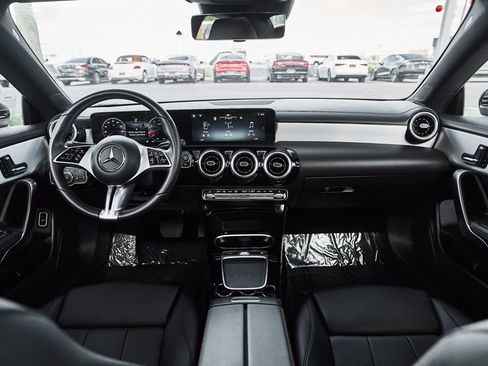 Used 2025 Mercedes-Benz CLA 250 4MATIC image 31