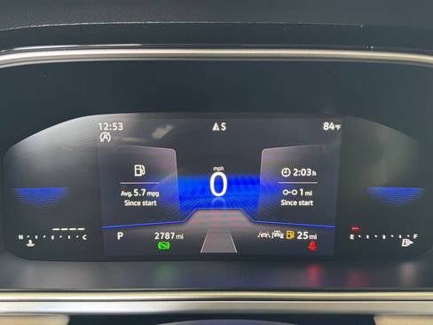 Used 2025 Volkswagen Taos SE w/ Panoramic Sunroof Package FWD image 23