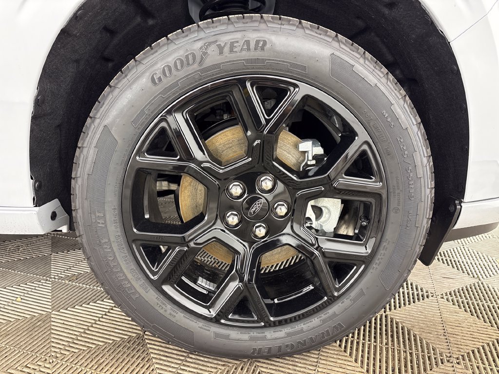 New 2026 Ford Maverick Lobo AWD/4WD image 13
