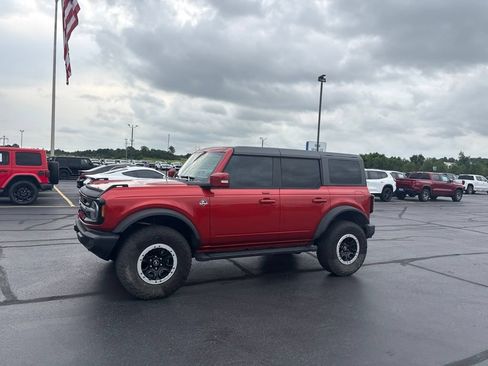 Used 2023 Ford Bronco Outer Banks w/ Sasquatch Package AWD/4WD image 3