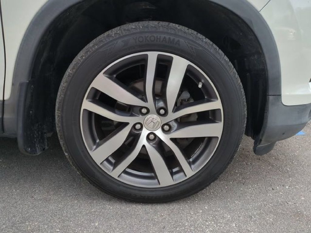 Used 2017 Honda Pilot Elite image 12