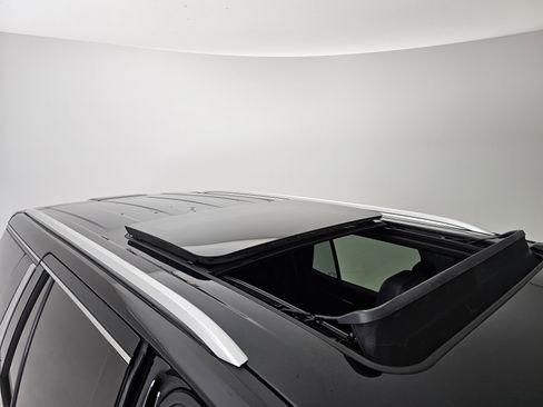 Used 2022 GMC Yukon Denali w/ Max Trailering Package image 40