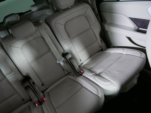 Used 2021 Lincoln Navigator L Reserve image 15