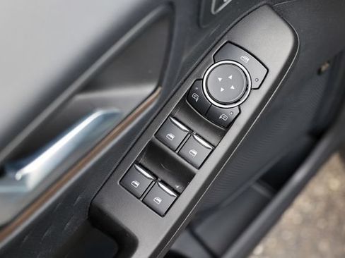 Used 2020 Ford Escape Titanium FWD image 5