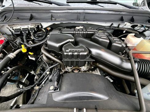 Used 2014 Ford F250 XL w/ Power Equipment Group image 9