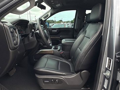 Used 2022 Chevrolet Silverado 1500 RST w/ LPO, Blackout Package AWD/4WD image 16
