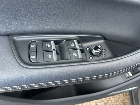 Used 2025 Audi Q7 3.0T Premium Plus image 38