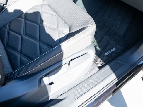 New 2026 Volkswagen Atlas Cross Sport SE image 37