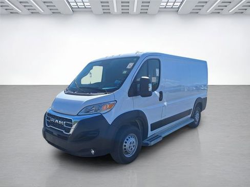 Used 2025 RAM ProMaster 2500 w/ U-Haul Equipment Group FWD image 8