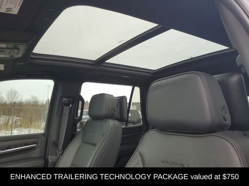 Used 2023 GMC Yukon Denali w/ Denali Reserve Package image 7