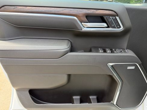 New 2026 GMC Sierra 1500 SLT w/ SLT Premium Plus Package AWD/4WD image 9