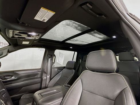 Used 2023 GMC Yukon XL SLT w/ SLT Luxury Package image 23