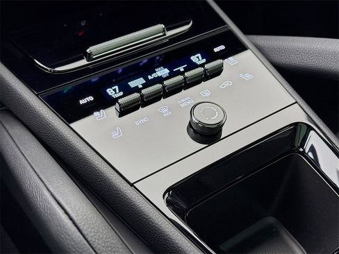 New 2026 Porsche Cayenne image 23