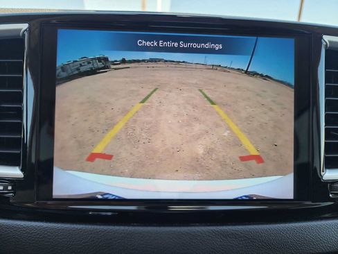 Used 2024 Chrysler Pacifica Touring-L FWD image 28