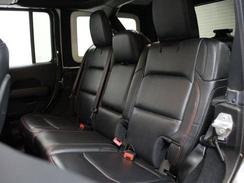 Used 2019 Jeep Wrangler Unlimited Rubicon image 30