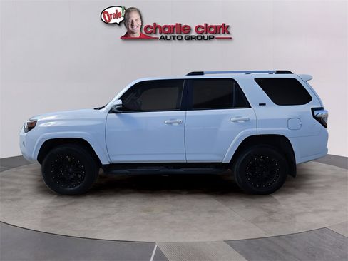 Used 2022 Toyota 4Runner SR5 Premium w/ Moonroof Package image 3