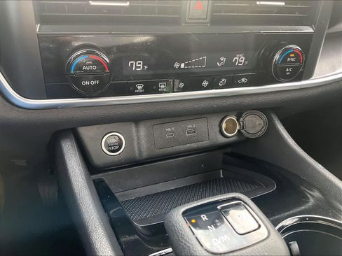 Certified 2023 Nissan Rogue SV image 25