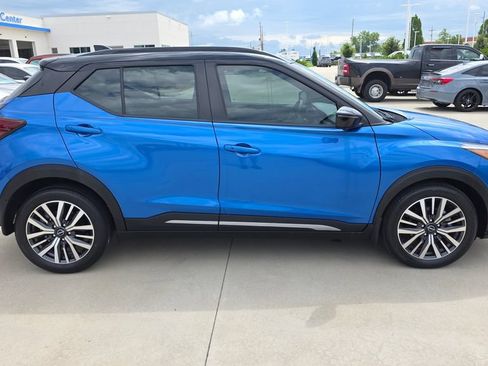 Used 2023 Nissan Kicks SR w/ SR Premium Package FWD image 6