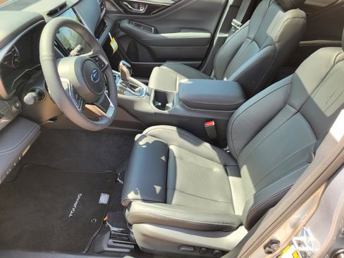Used 2025 Subaru Outback Touring XT image 3