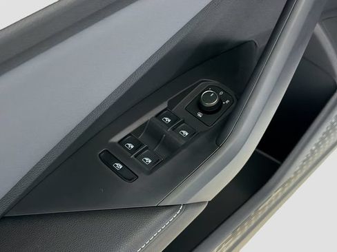 Certified 2026 Volkswagen Jetta SE FWD image 19