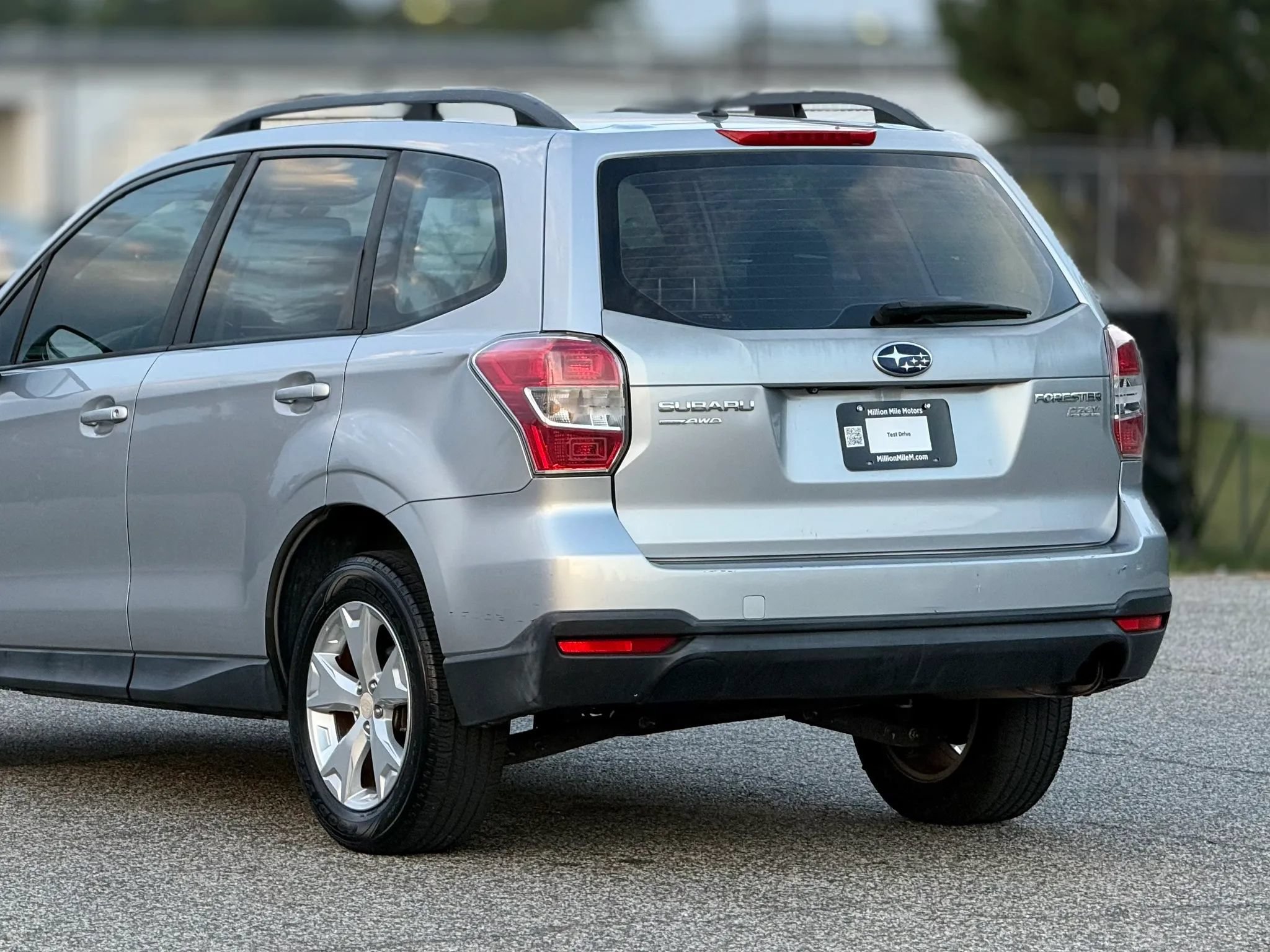 Used 2015 Subaru Forester 2.5i w/ Alloy Wheel Package AWD/4WD image 16