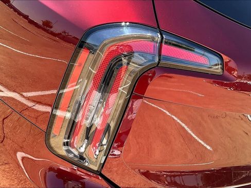 Certified 2024 Kia Telluride EX w/ EX Captain's Chair Package FWD image 30