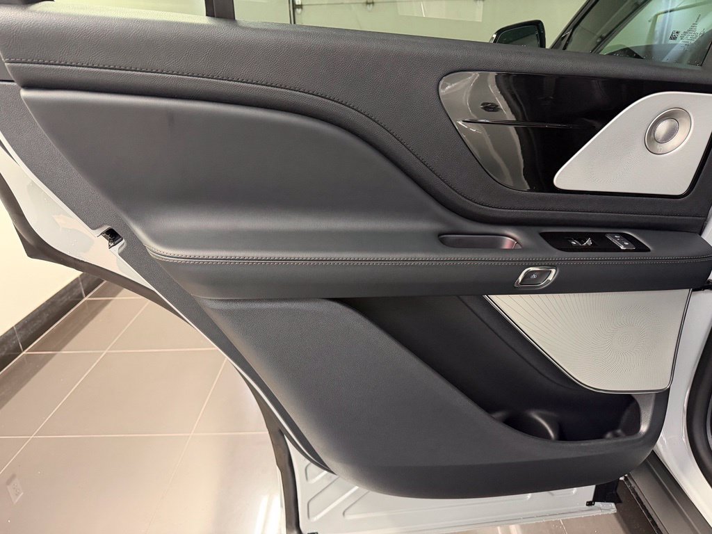 New 2027 Lincoln Aviator Reserve AWD/4WD image 35