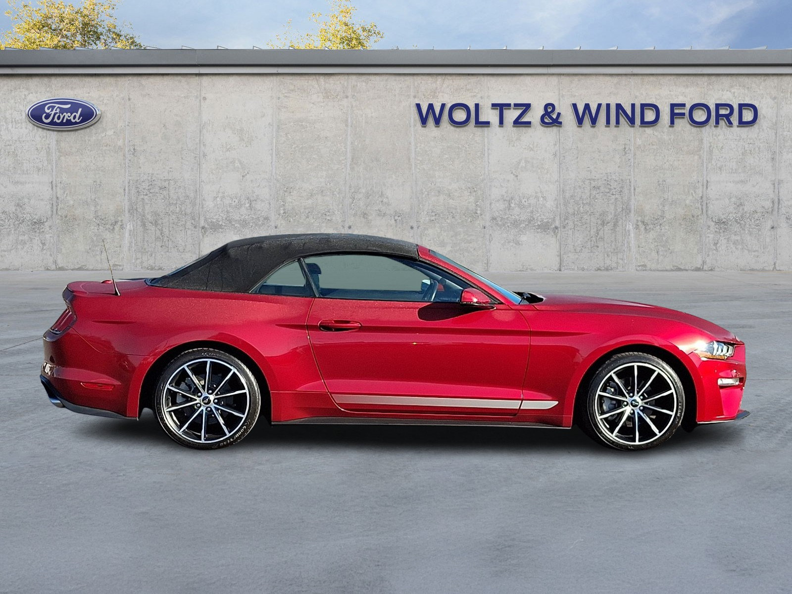 Used 2020 Ford Mustang Premium w/ Equipment Group 201A RWD image 7