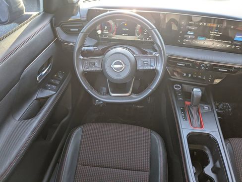 Used 2025 Nissan Kicks SR FWD image 16