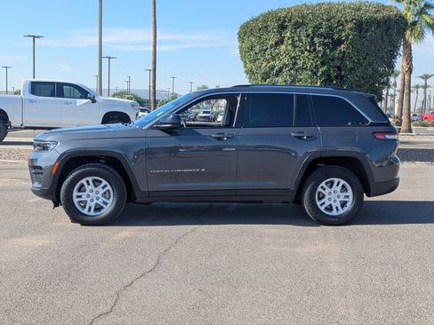 Used 2022 Jeep Grand Cherokee Laredo w/ Luxury Tech Group I image 3