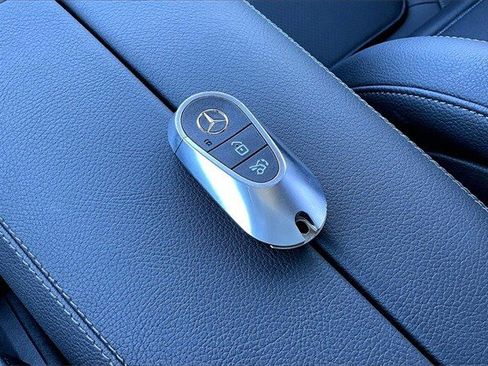 Certified 2025 Mercedes-Benz GLC 300 4MATIC image 38