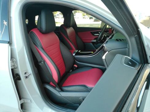 Used 2025 Mercedes-Benz GLC 43 AMG 4MATIC image 21