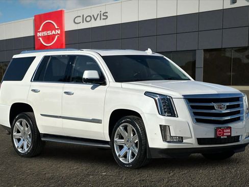 Used 2020 Cadillac Escalade Luxury AWD/4WD image 10