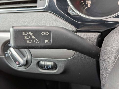 Used 2016 Volkswagen Jetta Sport image 25