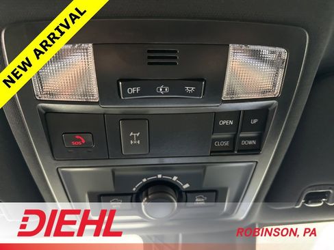 Used 2023 Toyota Tacoma TRD Off-Road image 33