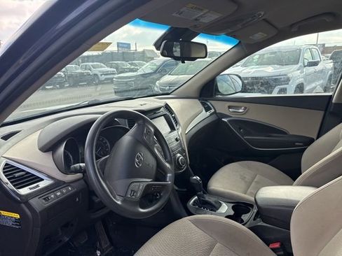 Used 2018 Hyundai Santa Fe SE w/ Cargo Package image 9