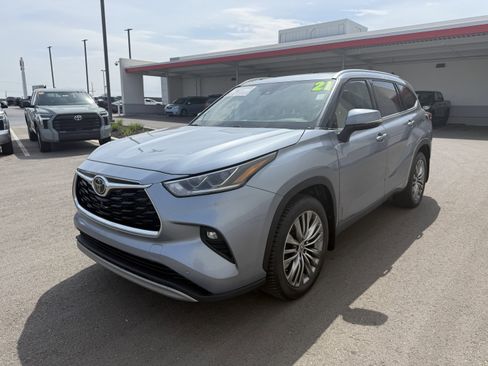 Certified 2021 Toyota Highlander Platinum image 39