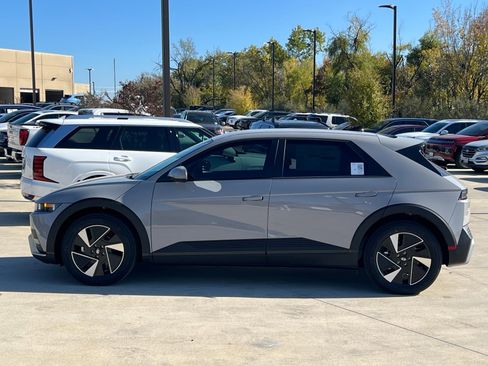 New 2026 Hyundai Ioniq 5 SE image 6