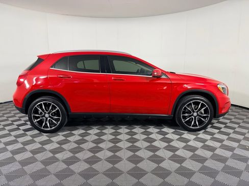 Used 2017 Mercedes-Benz GLA 250 4MATIC image 3