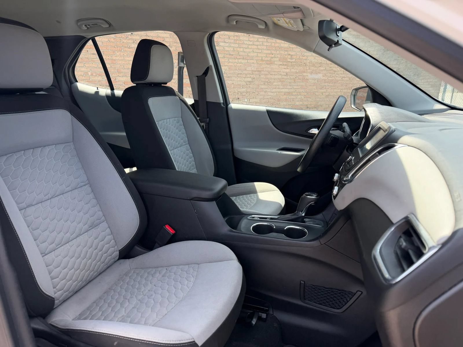Used 2018 Chevrolet Equinox LS FWD image 10