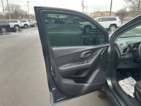 Used 2019 Chevrolet Trax LS w/ Tint and Cruise Package image 13