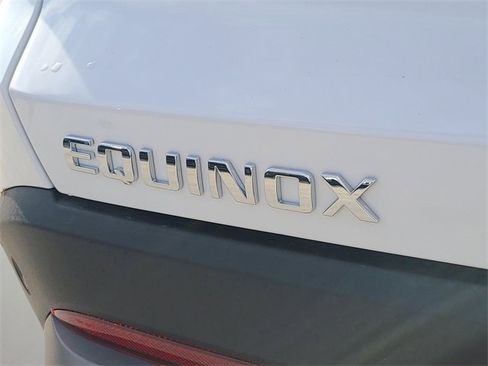 New 2026 Chevrolet Equinox LT image 9
