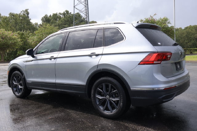 Certified 2023 Volkswagen Tiguan SE w/ Panoramic Sunroof Package FWD image 6